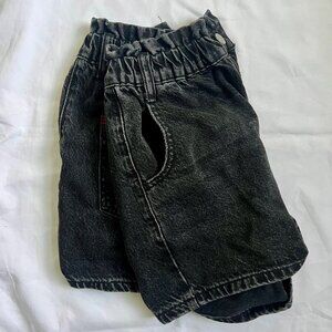 Paperbag black BDG jean shorts